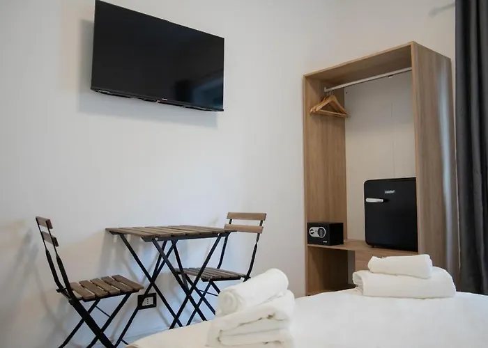 Genova Suite Πανσιόν